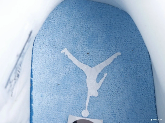 Retro  11 Low Jordan University 528896-106 Blue 0226